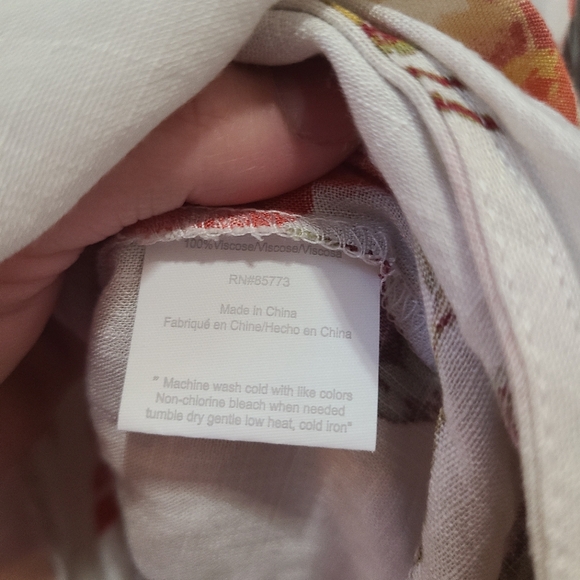 🆕️O'Neill Floral Women's Top - Cream and Pink Floral Blouse NWT - Picture 4 of 9